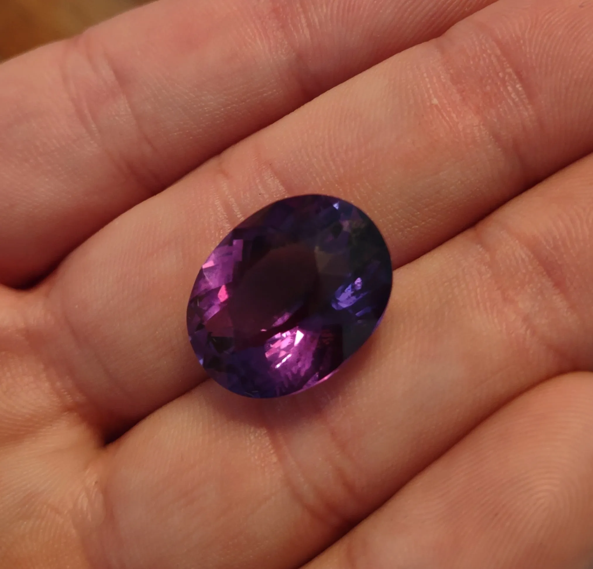 15.87 ct. STUNNING AMETHYST FROM INDONESIA WITH RED FLASH