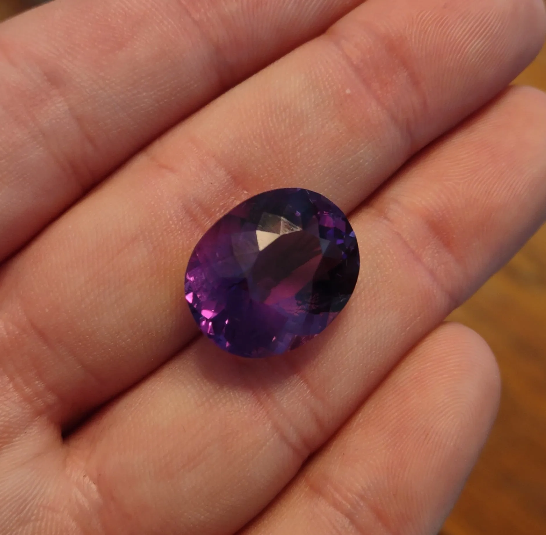 15.87 ct. STUNNING AMETHYST FROM INDONESIA WITH RED FLASH