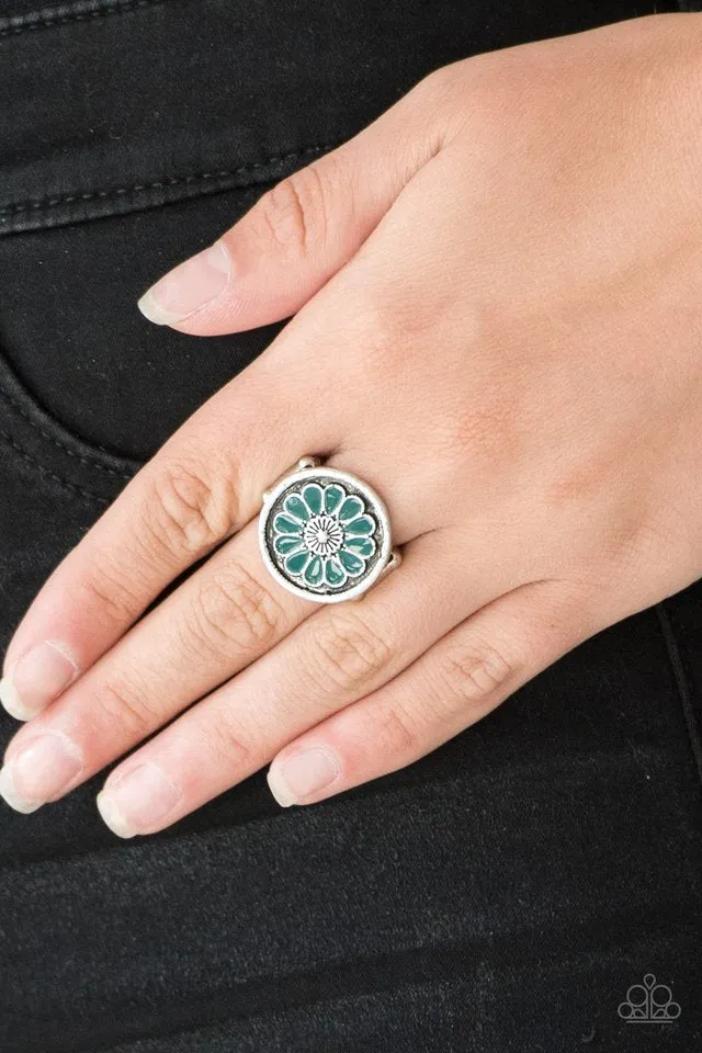 Paparazzi Ring ~ Garden View - Green