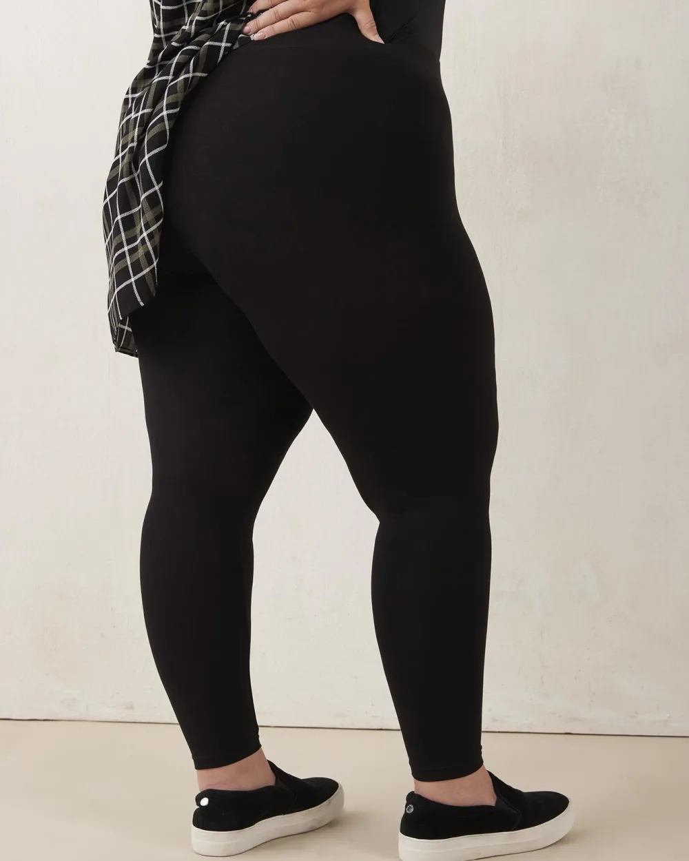 Responsible, Petite, Solid Leggings - PENN. Essentials